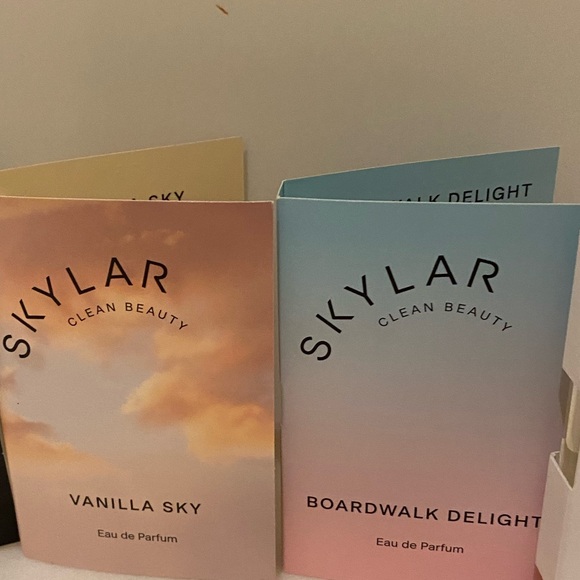 With Notes of Vanilla Sample Set - Picture 5 of 7